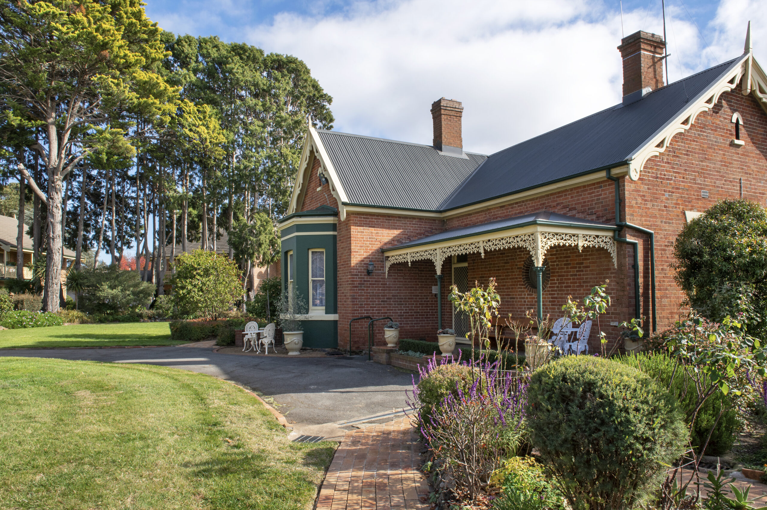 Warrigal Queanbeyan Village Exterior