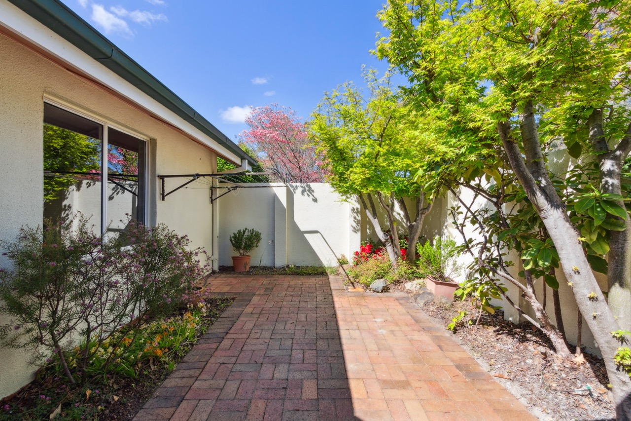 Courtyard at Warrigal Hughes Community Village